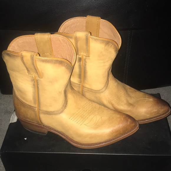Frye Shoes - New Frye Billy Short Booties
